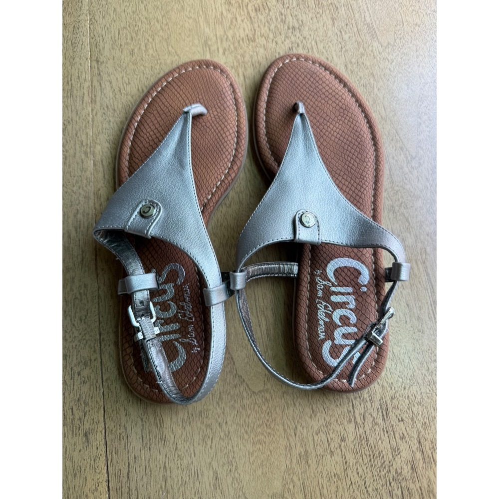Circus by Sam Edelman Carolina Metallic Silver T-Strap Flat Thong Sandals 8M
